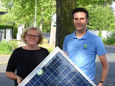 Petra Grebing und Thorsten Schmidt beraten zu Solarstrom in Privathäusern.