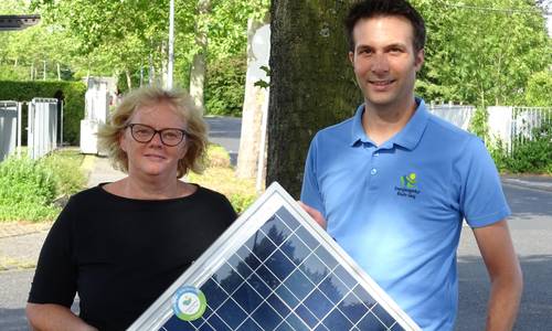 Petra Grebing und Thorsten Schmidt beraten zu Solarstrom in Privathäusern.